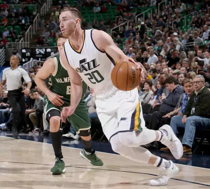 跑步和打篮球都好的球鞋,大体重最适合跑步的球鞋