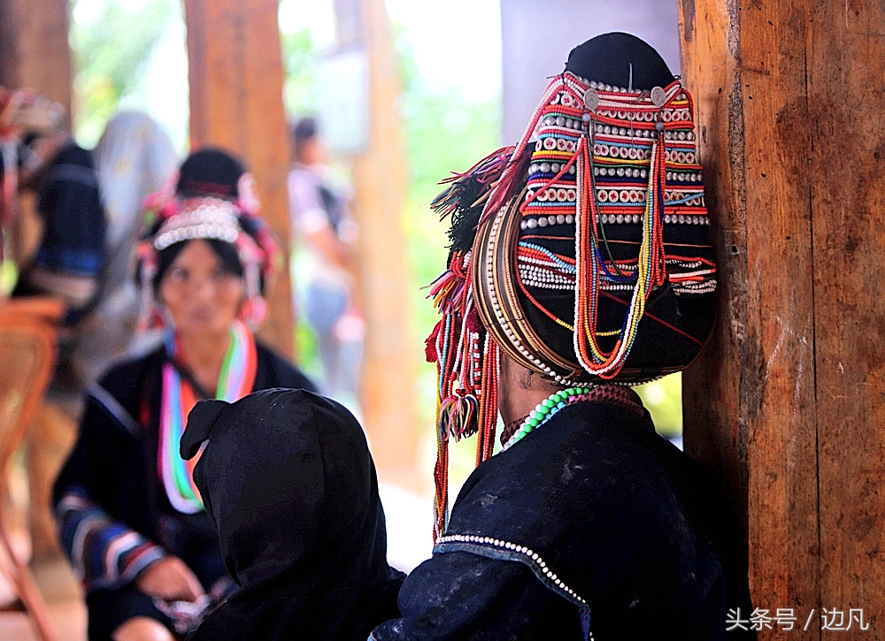 终年生活在高山密林之中的一个神秘的部族，孟连阿卡人！