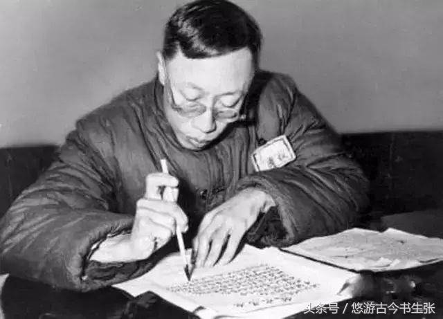 溥仪晚年游故宫简介,溥仪晚年游览故宫照片有误