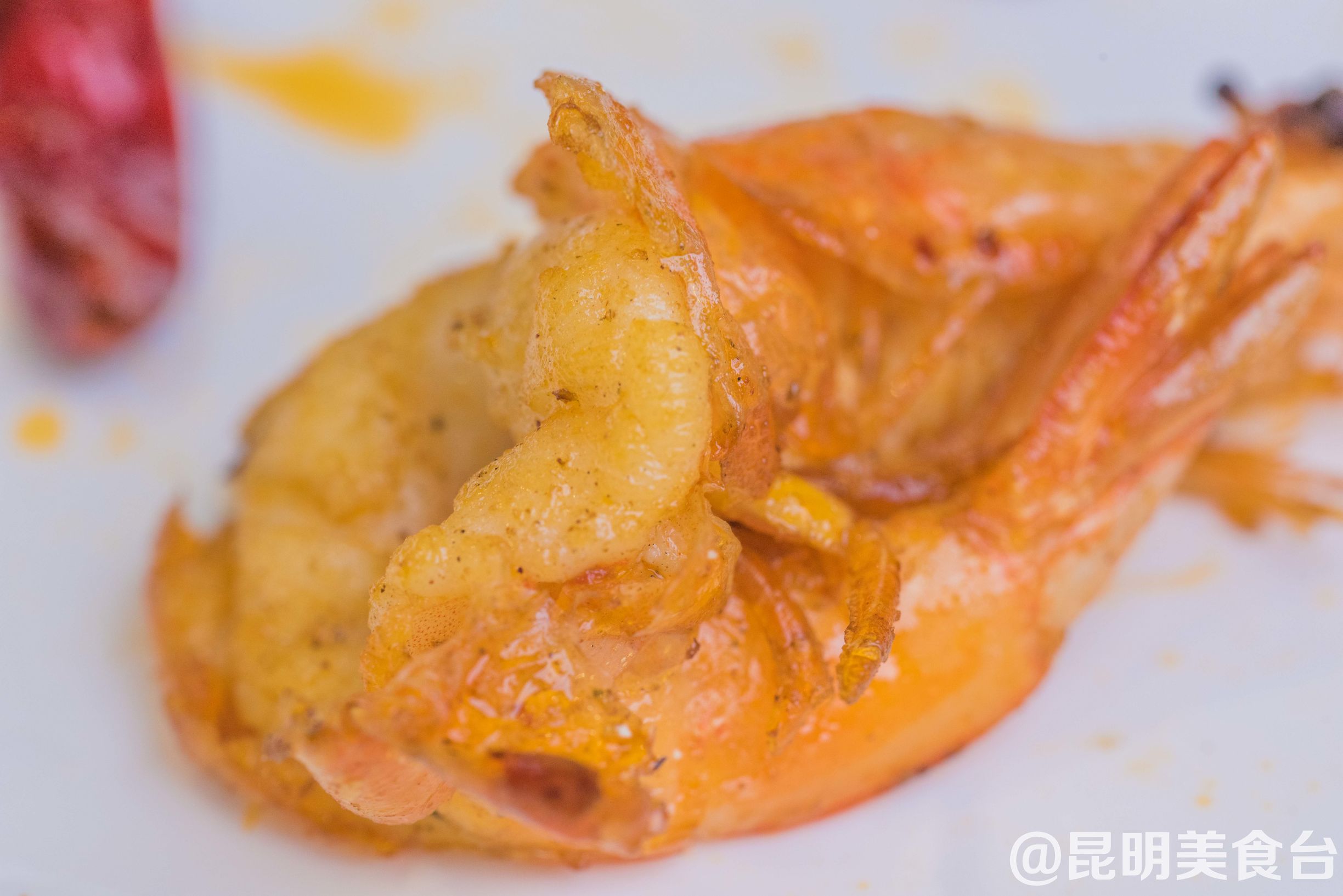 摸着良心讲，昆明关上某饭店，虾肉好吃到甩市区饭店10多条街