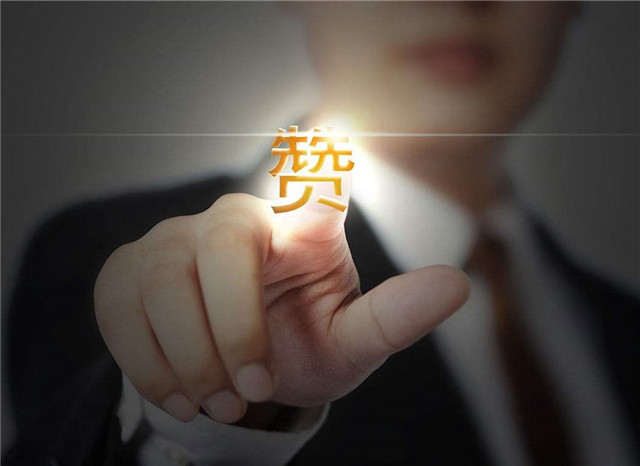 在国外卖疯了的充电宝,国外小哥自制充电宝