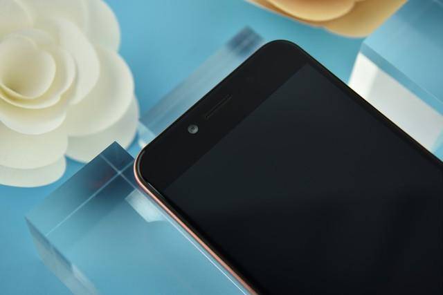 手机也分高，中，低！但能满足消费者的也许就只有vivo了