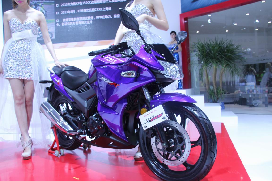 放飞自我系列骑摩托,一万以内酷炫摩托车推荐