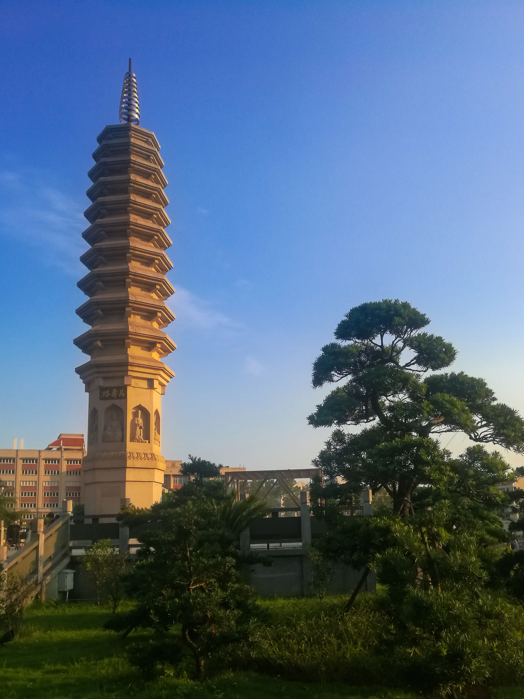 手机旅拍：厦门大学南门外的南普陀寺