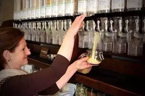 商业：新零售业又冒出新笋，这次谁会来分一杯羹呢