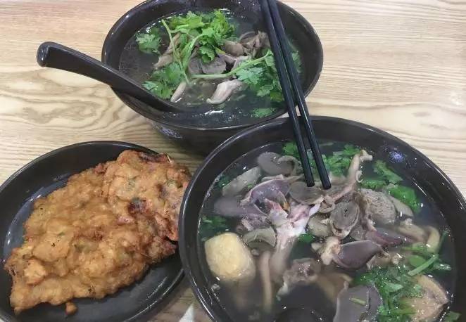 吴京鸭血粉丝汤,吴京南京吃的鸭血粉丝