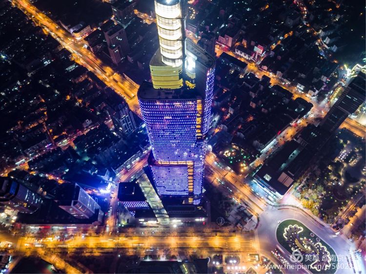 江苏第一高楼紫峰大厦,江苏南京市紫峰大厦