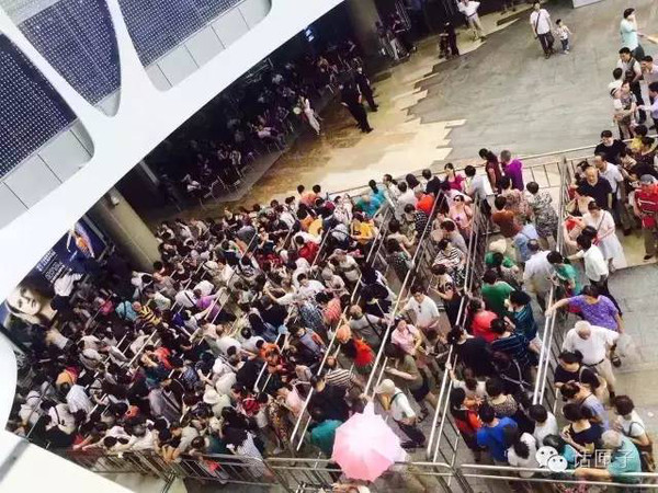 流苏包圣罗兰,圣罗兰进军高端珠宝