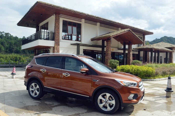 福特翼虎1.6两驱上路实测,新福特翼虎无尽之旅探索冬日秘境