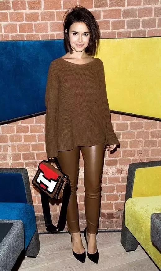 手拎高级感迷你小包包,高级感超迷你小包包