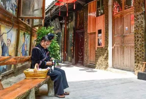 世界上有两个苦难的民族苗族,苗族是一个世界性民族