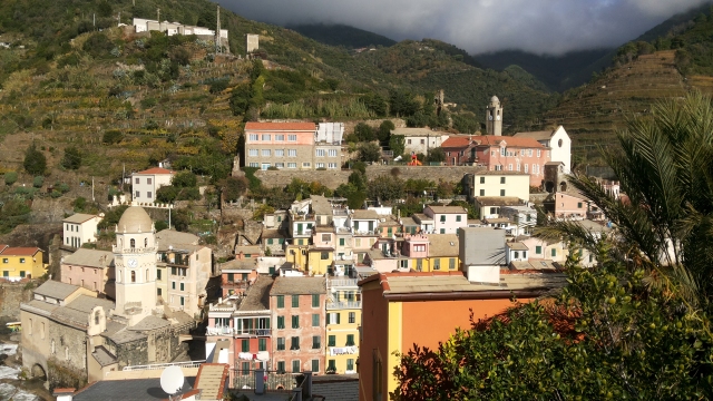 浜氬緱閲屼簹娴峰哺鏃呮父,浜氬痉閲屼簹灏忛晣娴疯竟