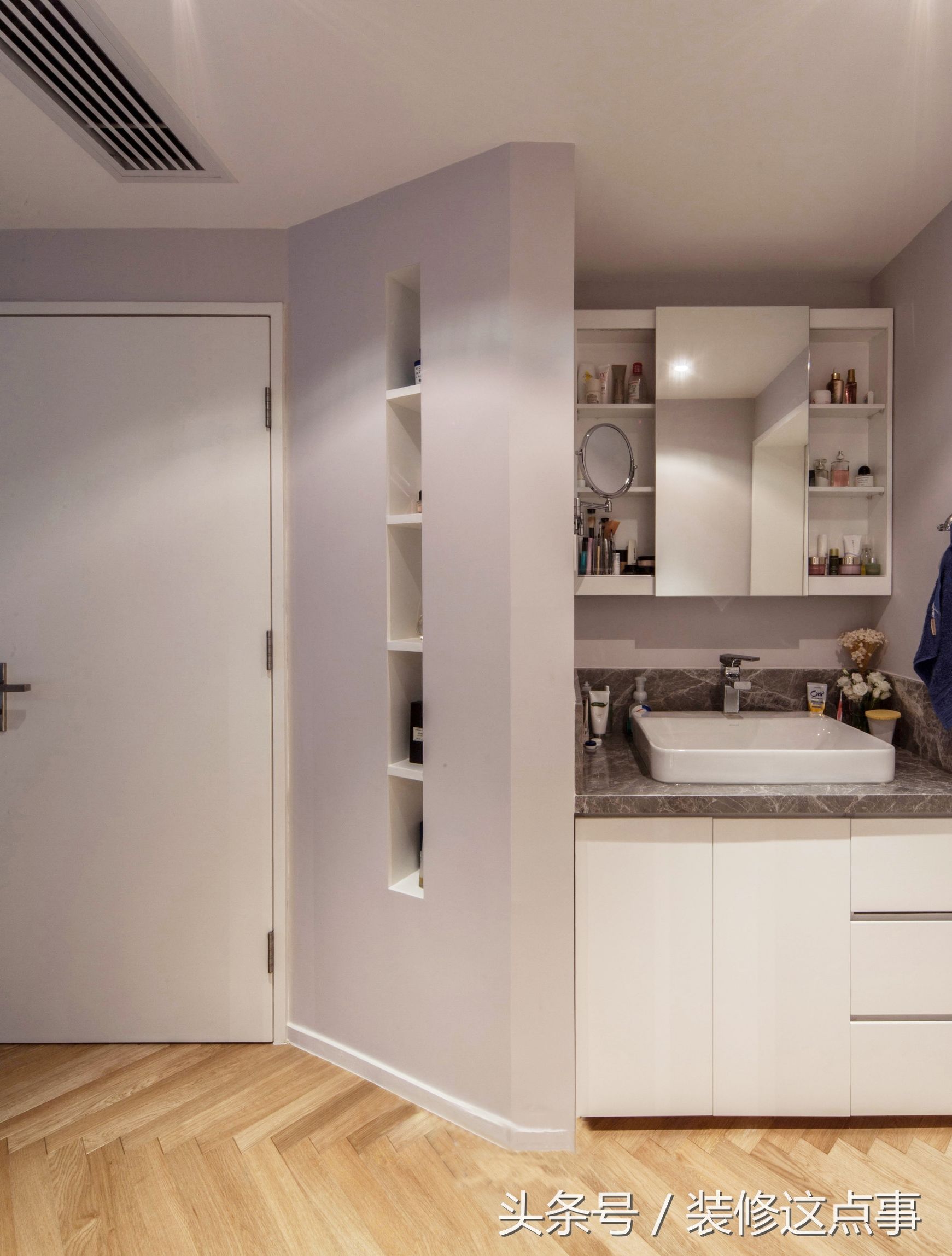 客厅吊顶便宜又好看效果图,经典南北通透两居室装修吊顶