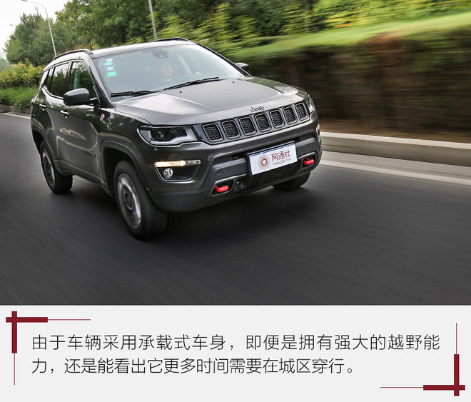 称职家用suv实拍jeep指南者,美国硬派越野suvjeep指南者