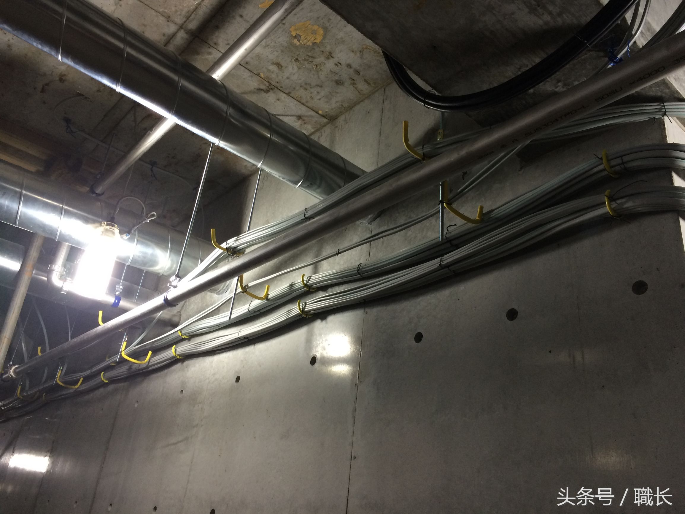 墙壁跑线不用穿线管可以吗,家装不穿线管可以吗