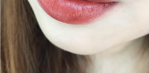 平价不掉色奶茶色口红,黄皮口红色号显白平价