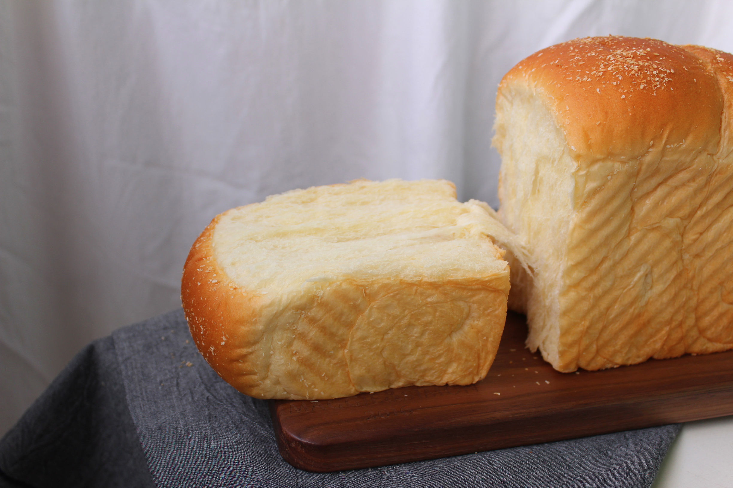 现烤松软的吐司奶香味十足,怎样制作柔软拉丝的吐司