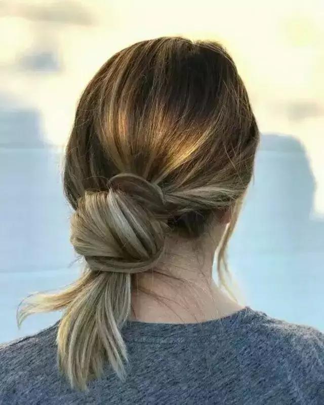 这样的丸子头绝对让你独一无二,从来不知道丸子头都可以这么好看