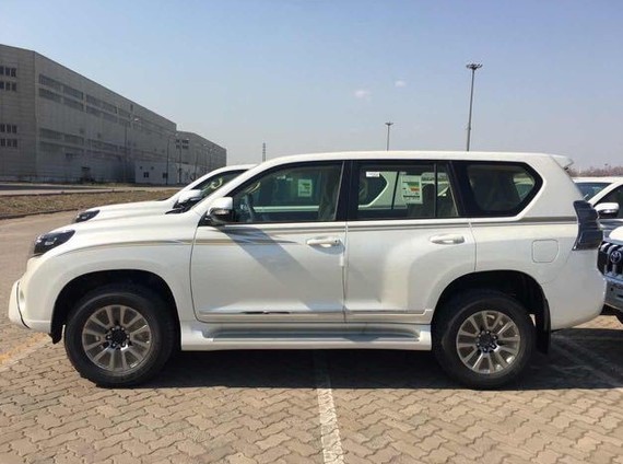 17款普拉多2700丐版啥配置,2018款普拉多2700黑色新款