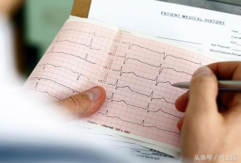 脚部肿胀走路就疼是啥原因,脚肿伴有麻木是什么病的前兆