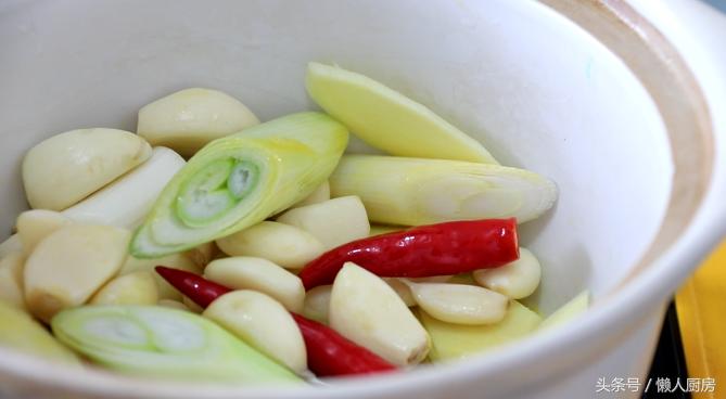 张亮砂锅鱼头煲,张亮中餐厅鱼汤的做法