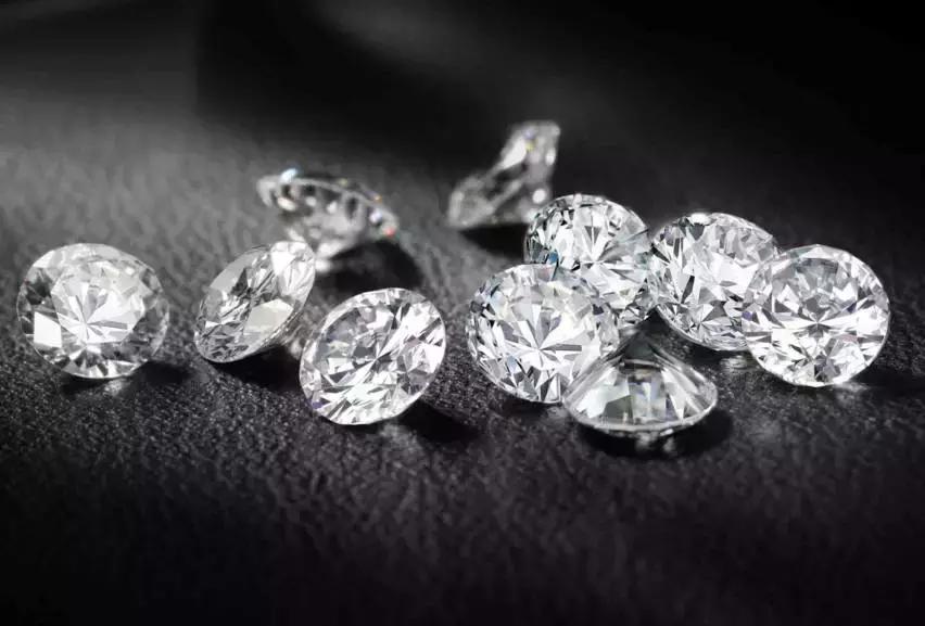 钻石开裂怎么保养,钻石怎么样才能损坏