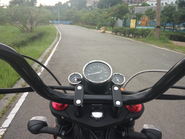 台湾越野车试驾视频,国产大鹰王摩托车