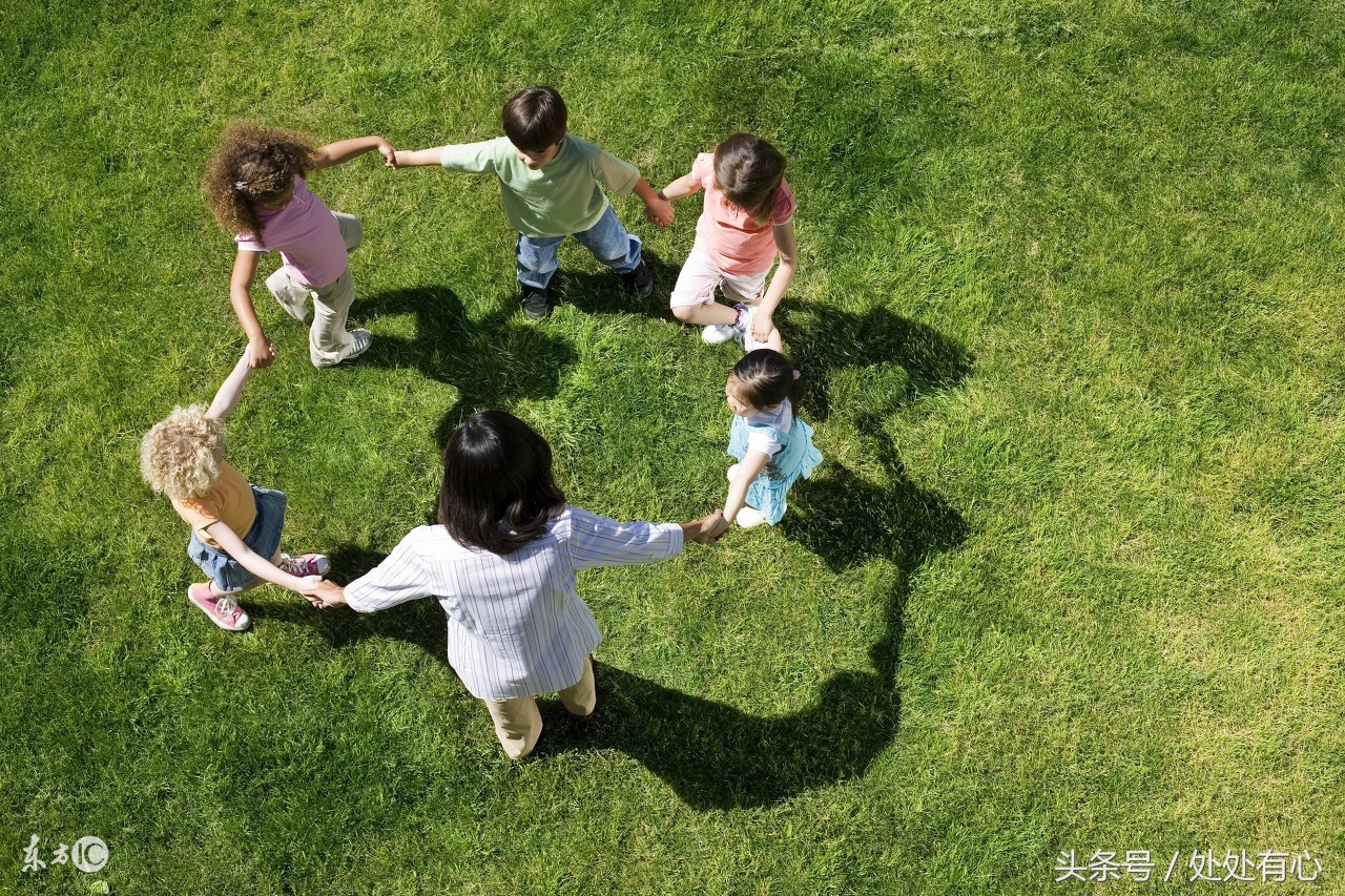 孩子每天晚上磨蹭到很晚才睡,聪明家长不动声色,用这些办法搞定