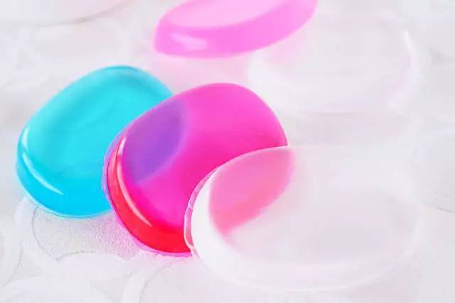 最好用的硅胶粉扑,粉扑硅胶的好用还是海绵的好用