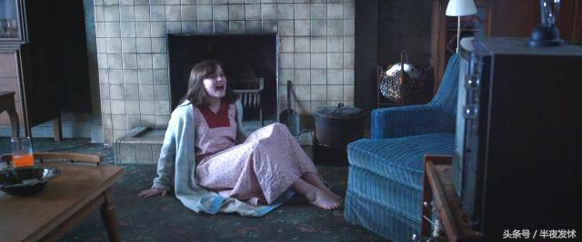 图解电影《招魂2》｜恶鬼折磨萝莉的一百种方法，被吓到漏尿