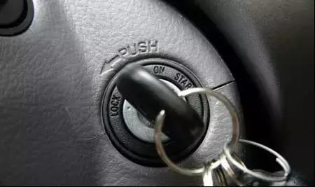 车辆油耗莫名增加,方向盘抖动,其实遇到这种情况自己就能解决!