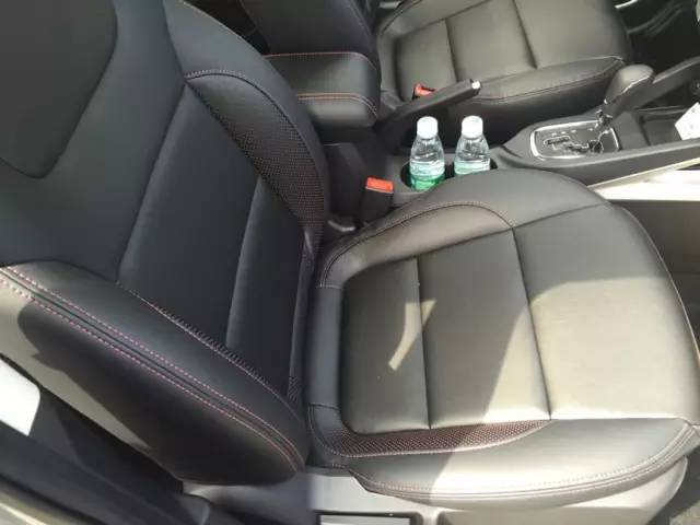 长安cs352016款1.6自动尊贵型,2016款长安cs35优缺点