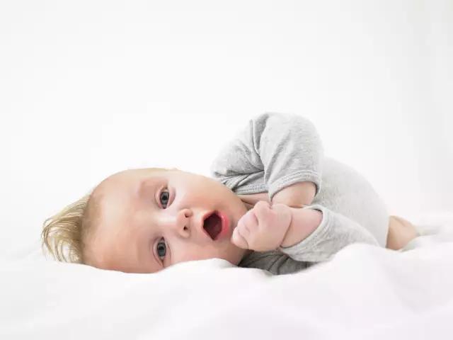 要不要给孩子额外补充维生素d,要不要补充多种维生素矿物质片