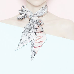 爱马仕丝巾旧款打折,爱马仕丝巾向女王致敬特别款