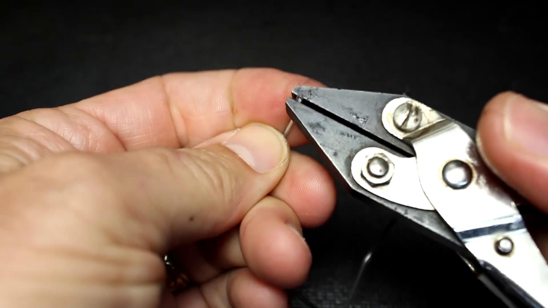 探索实用小技巧揭秘别针的十五种常见用法收好不谢