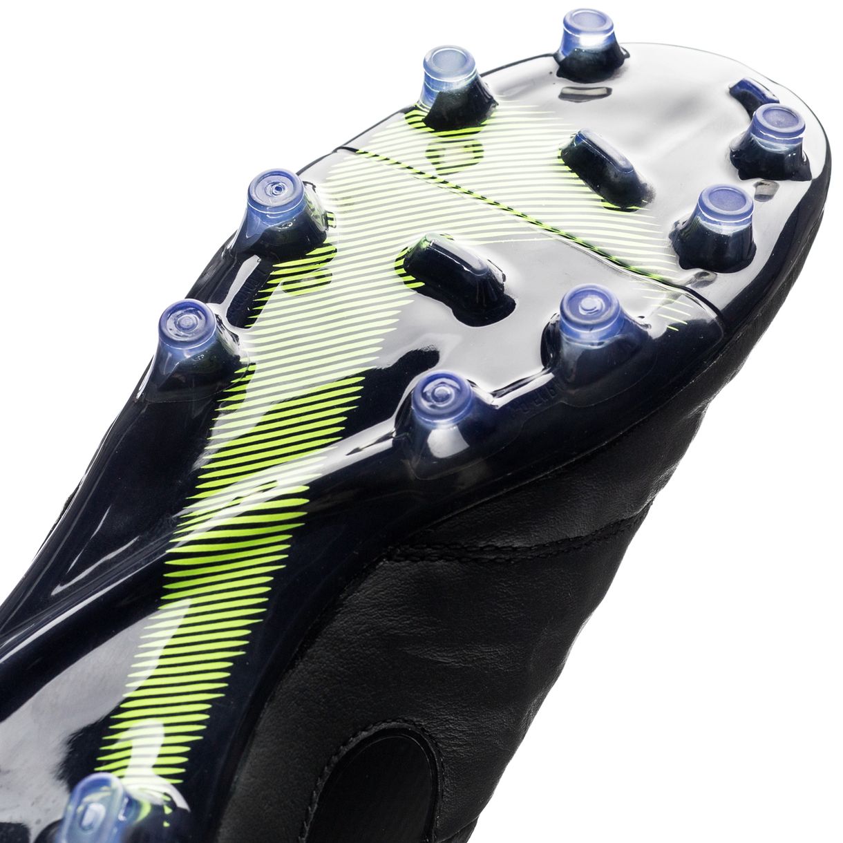 足球鞋新手入门推荐可踢全位置,足球鞋入门知识大全