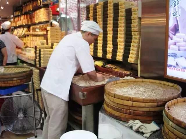 澳门十大特产必买清单 (尝尝澳门的土特产)