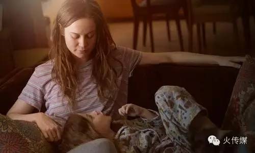 在她疯狂的自我“受虐”后，独立小片迎来了巨大的逆袭！