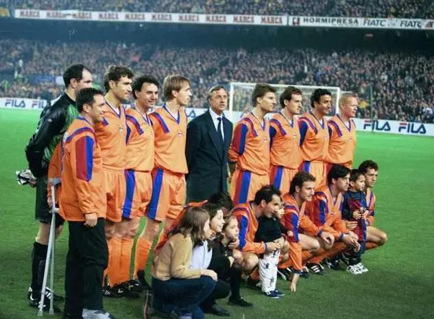 上帝召唤了一声，橙色的十四号灵巧转了个身，留下飞翔的传奇！