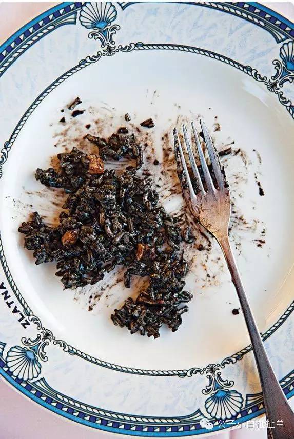 米坦墨鱼汁意面,无法抗拒的美餐