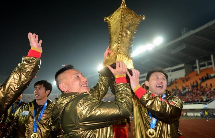 现役中国著名足球解说员,盘点国内10大著名足球解说员