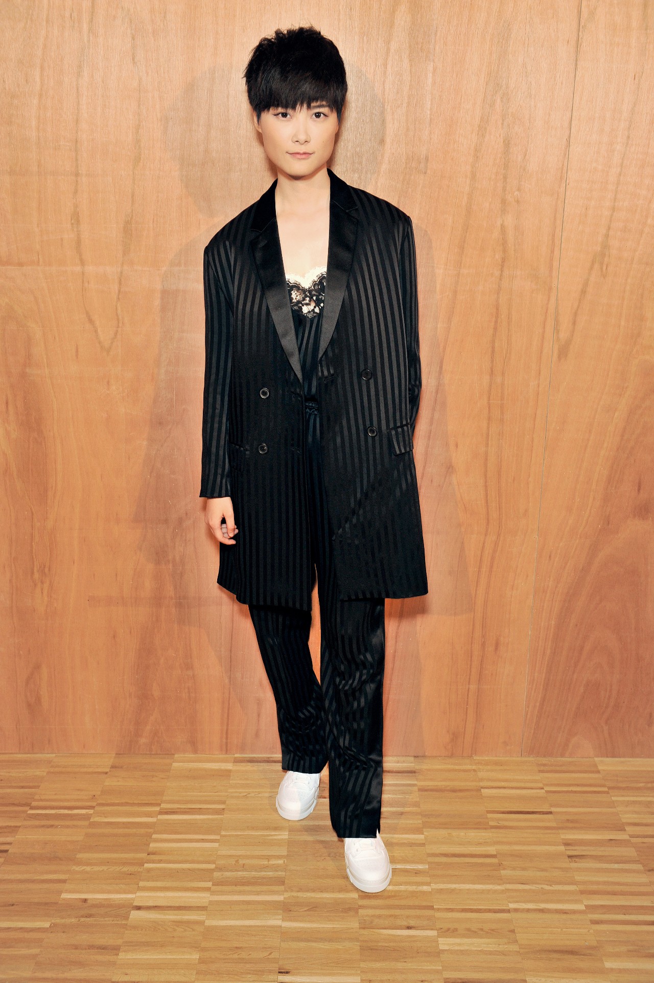 关于李宇春的鞋子,李宇春穿的鞋