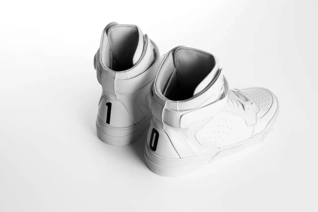 关于李宇春的鞋子,李宇春穿的鞋