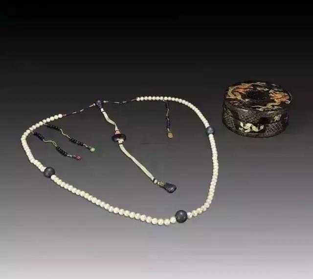 慈禧带什么珠子最值钱,慈禧的帝王绿佛珠