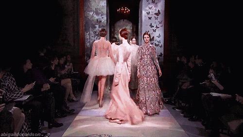 这个牌子堪称仙女群的鼻祖,每条裙子都梦幻到极点