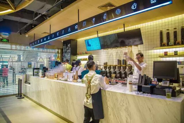 gucci和ysl哪个包包好,ysl和gucci包谁更值得买