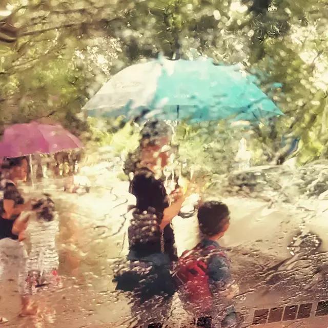 摄影背景模糊人物清晰,变焦模糊摄影教程