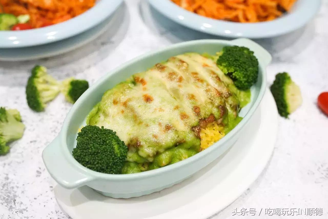 连送3日奶茶！吃饭要先买船票？这家港味餐厅竟然承包了整个码头