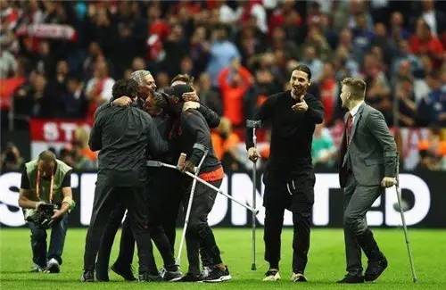 2场8球登顶积分榜第一,是时候展示穆二年的非凡魔力了