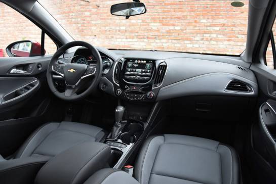 科鲁兹和思域比赛,23款科鲁兹和思域